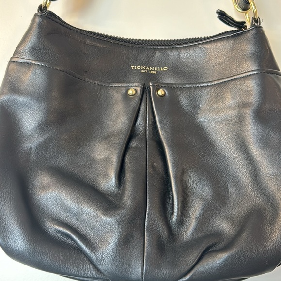 Tignanelio sholder crossbody black with gold accents with pockets - Picture 2 of 10